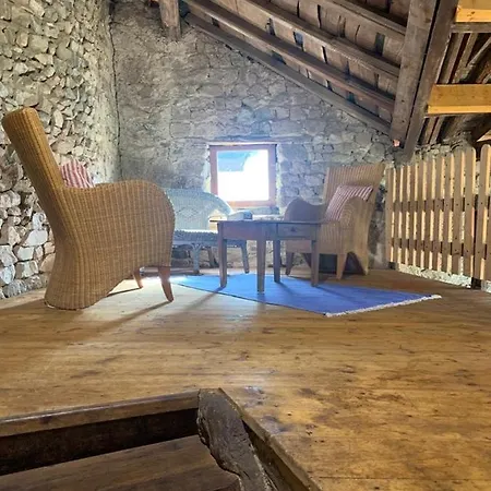 Le De Buffetieres Holiday home *